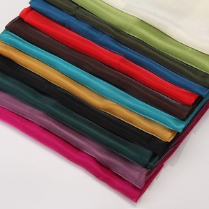 Vendita caldo Poliestere 34gsm 38gsm 40gsm Corea Del Organza Decorazione Hometextile Tessuto