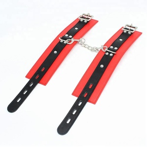 BDSM manette uomo in pelle alternativa a buon mercato abbigliamento <span class=keywords><strong>Bondage</strong></span> con rivetto catene sesso Noverty Fetish giocattoli di contenimento