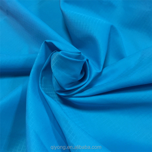Venta caliente suave delgada 0.2 cm ripstop 100% nylon 40D tafetán tela impermeable para ropa protectora - Product Image 5