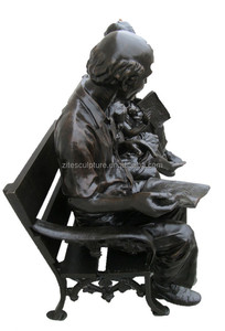Escultura de Bronce de Tamaño Real de Abuelos Leyendo para sus <span class=keywords><strong>Nietos</strong></span> en un Banco - Product Image 3