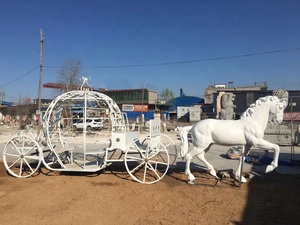 Carruaje decorativo moderno y estatua de caballo, caballo de fibra de vidrio con escultura de carro real de metal - Product Image 3