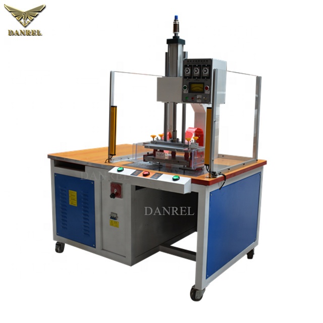 Высокочастотная машина для горячей сварки полиуретановой кожи, высокочастотная машина для тиснения губки для индустрии одежды, одобрена CE