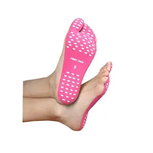 鞋底鞋垫上的新设计裸泳棒，用于海滩、游泳池和户外活动的隐形粘合鞋