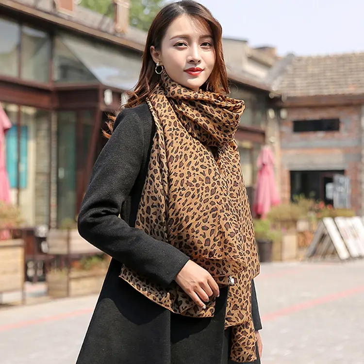 2021 hot product leopard print scarf silk feeling chiffon material women leopard scarf