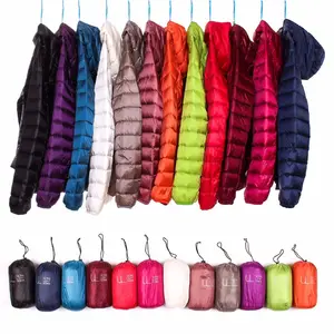 YALI venta al por mayor chaqueta de invierno de alta calidad con capucha de diseñador de encargo de las mujeres chaqueta Puffer