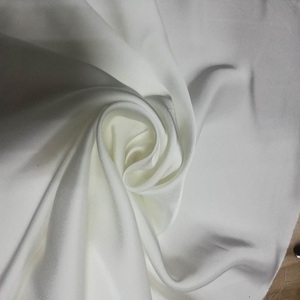 Chất Lượng Cao Độ Bóng Cao 100% <span class=keywords><strong>Viscose</strong></span> Satin Twill Vải Đồng Bằng Nhuộm OEKO-TEX Được Chứng Nhận Cho Cô Gái Hàng May Mặc - Product Image 6