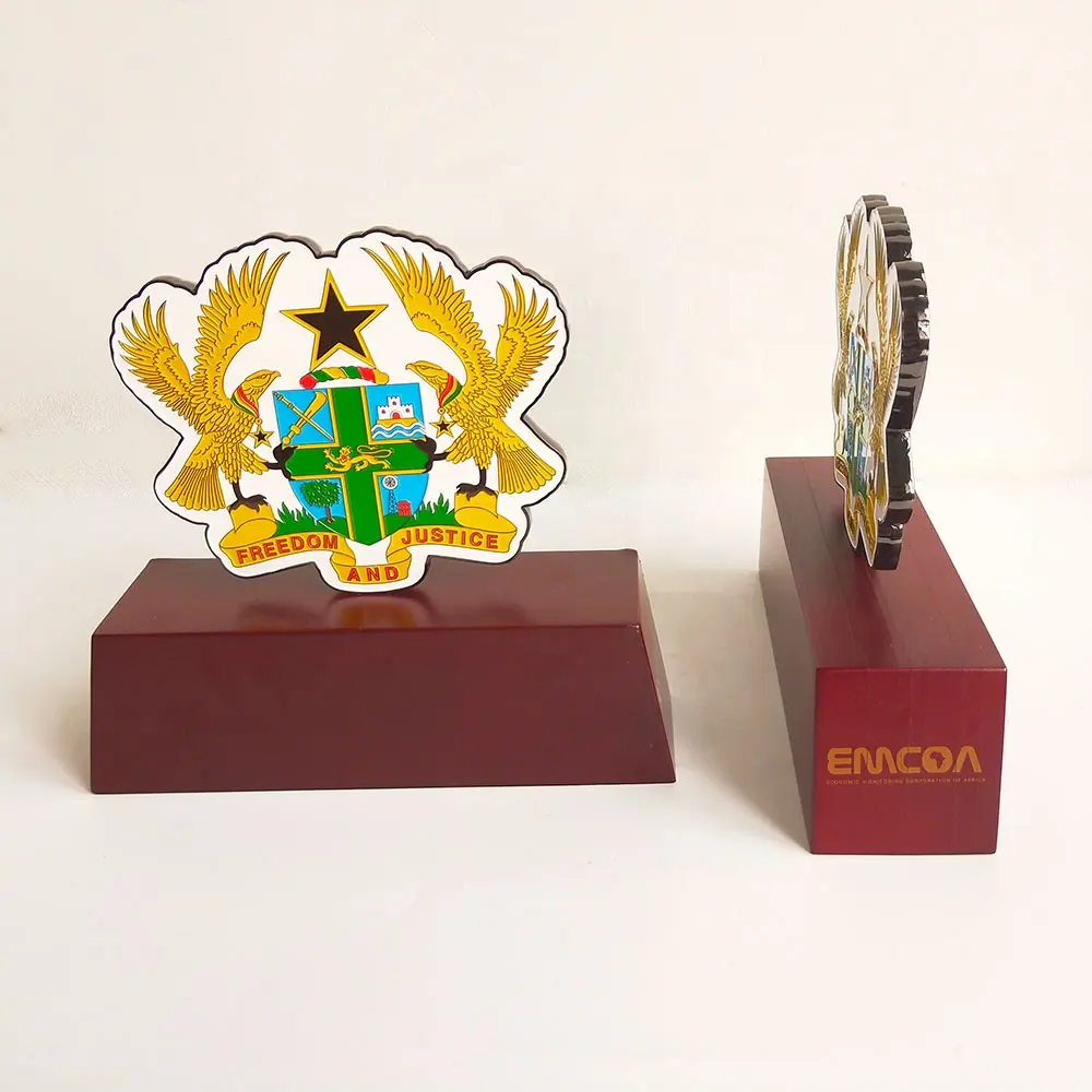 مخصص عالية كبار تذكارية غانا الوطني شعار كبير الكأس مع خشبية حاملي