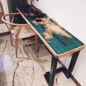 Tavolo Console in Resina Epossidica con Mappa del Mondo in Legno di Noce dal Design Speciale - Product Image 1