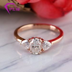 Không Bao Giờ Thay Đổi 14K Rose Gold 3 Stone 5X7Mm Oval Center Moissanite Wedding Tham Gia Nhẫn Với Giá Rẻ - Product Image 6