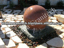 Elegante bloque de agua de piedra de granito para exteriores pulido al tacto para mejorar su espacio al aire libre - Product Image 1
