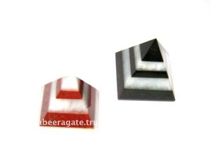 Gros Gemstone Servitude Pyramide - Product Image 1