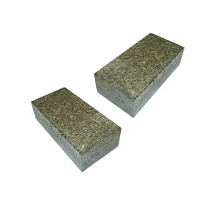 Kaufen Sie Großhandel GP2 Split Flamed gehämmert billig natürlichen olivgrünen Stein Granit Block Pflasters ets Ziegel