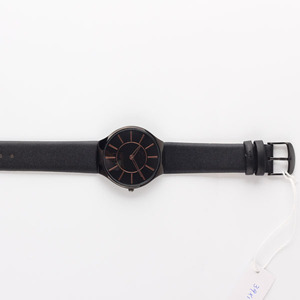 OEM tùy chỉnh đơn giản phong cách cổ điển màu đen phụ nữ thạch anh xem với logo xây dựng thương hiệu - Product Image 3