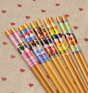 Baguettes carbonisées en bambou à impression personnalisée coffret <span class=keywords><strong>cadeau</strong></span> avec boîte <span class=keywords><strong>cadeau</strong></span> de mariage <span class=keywords><strong>japonais</strong></span> au design moderne pour enfants pour le dîner et l'école - Product Image 2