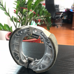 Freins à <span class=keywords><strong>tambour</strong></span> pour moto, disque, chaussure de <span class=keywords><strong>frein</strong></span> <span class=keywords><strong>arrière</strong></span>, en alliage, fabriqué en chine, pièces de moto, nouveauté - Product Image 3