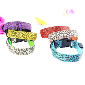 Collar LED para perro, diseño de leopardo, sexy, a la moda, recargable vía usb, 3 modelos, brillante, brillante - Product Image 6