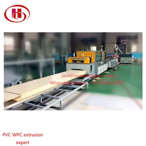 Nieuwe staat en pvc kunststof verwerkt pvc wandpaneel extrusie machine/pvc wandpaneel making machine