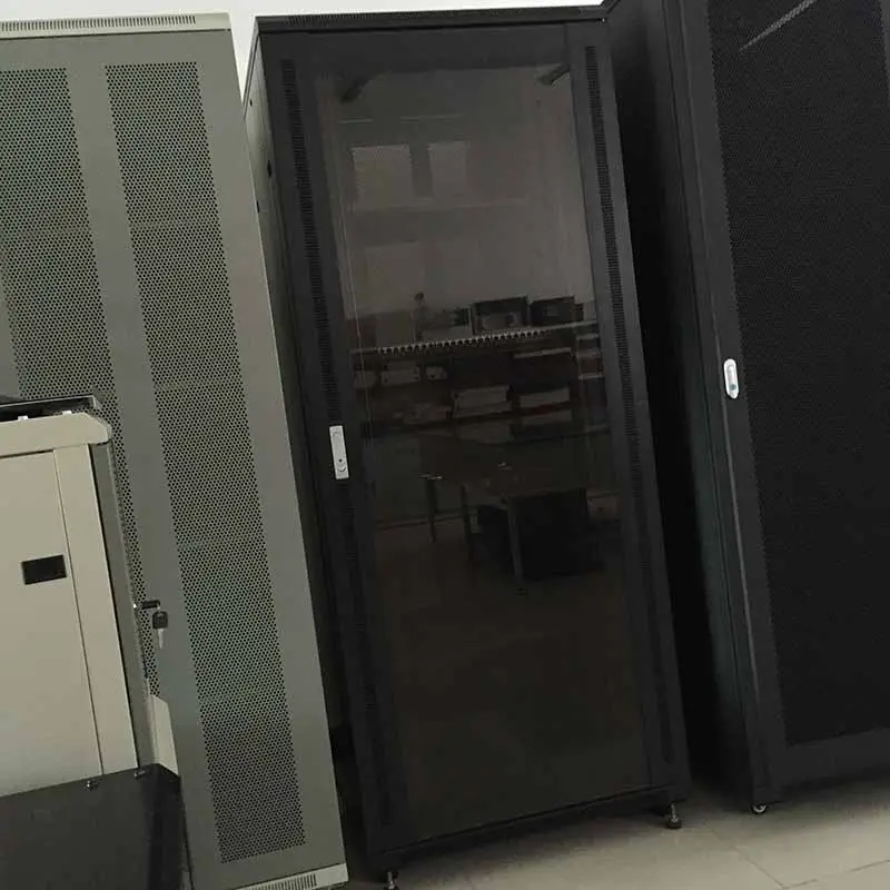 Server rack cabinet 800 millimetri di larghezza e profondità