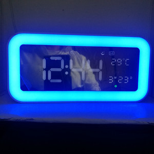 Despertador digital LED multifunción con panel de espejo, luz de ambiente, doble USB, para habitación, <span class=keywords><strong>amanecer</strong></span> <span class=keywords><strong>y</strong></span> atardecer - Product Image 1