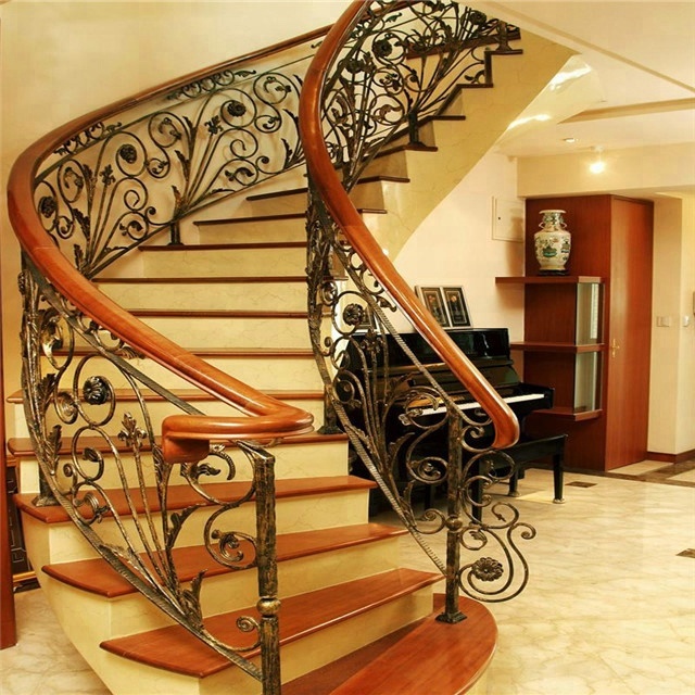 Декоративные панели из кованого железа для лестничных перил
