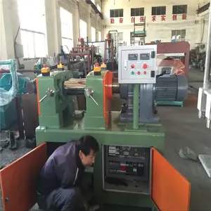 Senyawa Karet Mesin Pencampur Karet Dua Roll Terbuka Pencampuran Mill Yang Diproduksi Oleh Qingdao Eenor