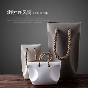 Un set hadbag progettato vaso di ceramica per la decorazione domestica