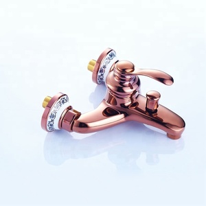Set <span class=keywords><strong>Doccia</strong></span> a Incasso <span class=keywords><strong>in</strong></span> Ottone Contemporaneo con Portasapone, Rubinetti <span class=keywords><strong>Doccia</strong></span> Bagno Oro Rosa con Barra Laterale - Product Image 3