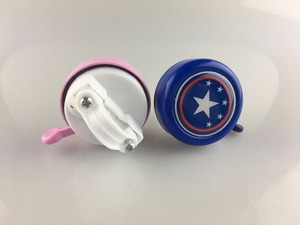 자전거 벨 저렴한 맞춤형 디자인 로고 만화 패턴 마블 56 MM 어린이 도시 자전거 플라스틱 에폭시 스티커 자전거 벨