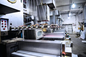 Línea de producción de hilo de máquina FDY Extrusora giratoria de fabricación de fibra multifilamento de 7g/<span class=keywords><strong>d</strong></span> con diseño de un solo tornillo - Product Image 3