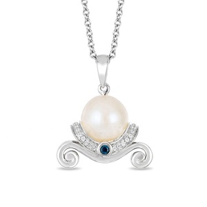 Collar con Colgante <span class=keywords><strong>de</strong></span> Perla Genuina con Diseño <span class=keywords><strong>de</strong></span> Carruaje <span class=keywords><strong>de</strong></span> Calabaza <span class=keywords><strong>de</strong></span> <span class=keywords><strong>Cenicienta</strong></span>, Chapado en Oro <span class=keywords><strong>de</strong></span> 18 Quilates - Product Image 1