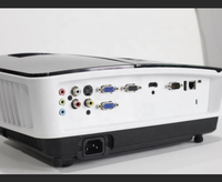 Équipement scolaire, mini projecteur laser numérique à courte focale 3D avec 1080P et 400 lumens pour une enseignement amélioré