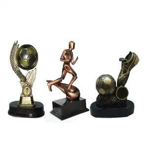 Trofeo de resina divertido y creativo personalizado para fútbol