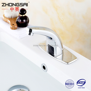 Latón pulido lavabo <span class=keywords><strong>grifo</strong></span> automático del <span class=keywords><strong>sensor</strong></span> <span class=keywords><strong>con</strong></span> acabado cromo - Product Image 3