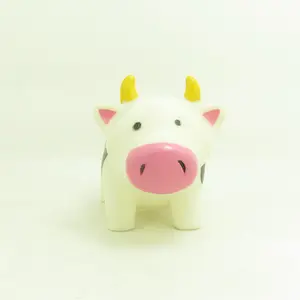 Custom promotional funny dairy milk cows soft rubber pvc bath toy