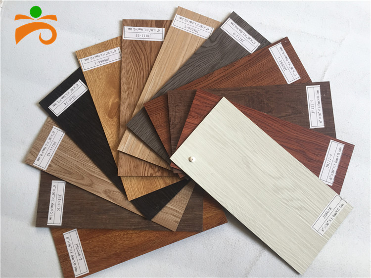 La Conception de tapis Sec support PVC matériau carreaux de sol en vinyle