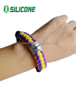 Hecho a mano de alta calidad 550 pulseras con cierre ajustable