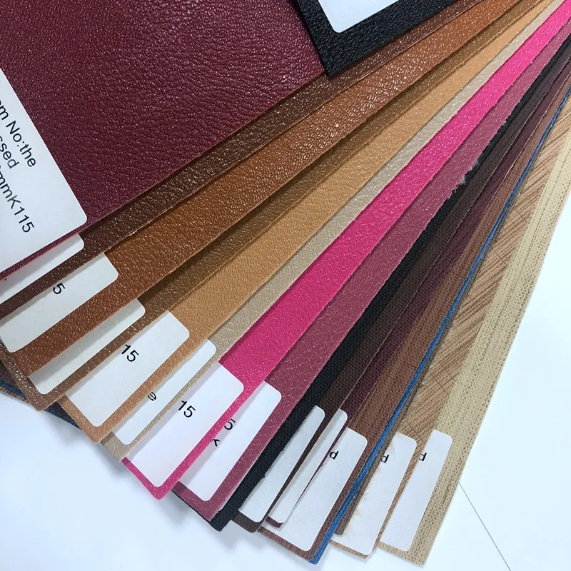 Estofamento de leatherette de impressão com cores diferentes, superfície parece tecido real