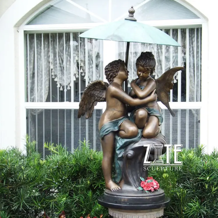 Klassieke Ontwerp Brons Jongen en Meisje Onder Paraplu Fontein Sculptuur