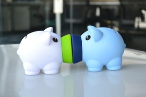 Vente en gros de tirelires en plastique en forme de cochon en PVC, souvenirs, thème amour, styles nautiques et adorables avec logo - Product Image 5