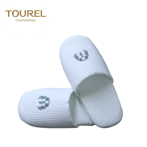 Chaussons d'intérieur en <span class=keywords><strong>éponge</strong></span> gaufrée de qualité supérieure Tourel, fermés, avec logo brodé - Product Image 4