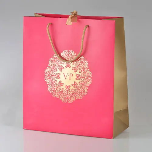 Aangepaste luxe rode gift bag goud hot stamping logo gepersonaliseerde gift bags papieren zak