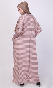 Girocollo musulmano da donna <span class=keywords><strong>con</strong></span> entrambe le tasche laterali manica ad ala <span class=keywords><strong>a</strong></span> <span class=keywords><strong>pipistrello</strong></span> <span class=keywords><strong>maniche</strong></span> aderenti gomito verso il basso da donna <span class=keywords><strong>a</strong></span> righe Kaftan Abaya <span class=keywords><strong>abito</strong></span> <span class=keywords><strong>lungo</strong></span> - Product Image 3