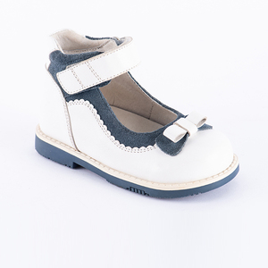 Hermosos Zapatos Ortopédicos de Cuero para Niñas para Primavera, Verano y Otoño en Rosa y Blanco por Princepard - Product Image 2