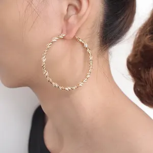 Fashion 60Mm Hoop Anting-Anting untuk Wanita Punk Memutar Lingkaran Metal Laporan Anting-Anting Besar Hoop Perhiasan Grosir