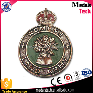 Venta al por mayor de Metal esmalte duro película tema de halloween pin de solapa insignias - Product Image 3