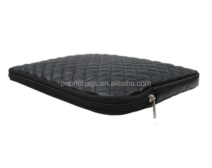 Housse et sac pour ordinateur portable en polyester mat noir imperméable et matelassé - Étui de protection pour les voyages d'affaires - Product Image 2
