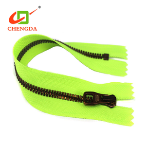 2024 CHENGDA <span class=keywords><strong>prix</strong></span> de gros <span class=keywords><strong>fermeture</strong></span> à glissière en plastique à extrémité ouverte à verrouillage automatique pour sacs vêtements - Product Image 5