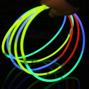 Collar de varillas luminosas de colores mezclados de 22 pulgadas para suministros de fiesta festivales raves cumpleaños boda collares luminosos - Product Image 4