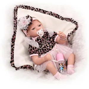 Vente en gros réaliste poupée fille de silicium ressemblant à de vrais bébés  - Alibaba.com