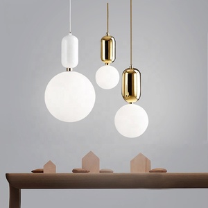 Lampe suspendue de chevet de chambre à coucher de designer en gros, moderne, blanche, ronde, en verre, <span class=keywords><strong>globe</strong></span>, boule, <span class=keywords><strong>luminaire</strong></span> suspendu - Product Image 1